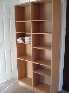 empty-bookshelf-o