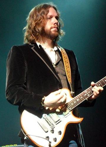 450px-Rich_Robinson_(Black_Crowes)