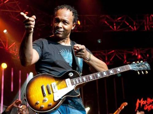 800px-RayParkerJr_-6797