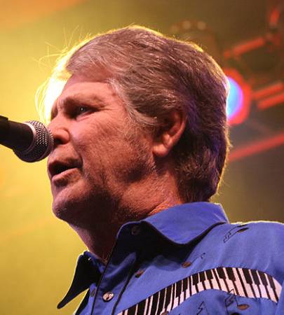 800px-Brian_Wilson_Jan_2007