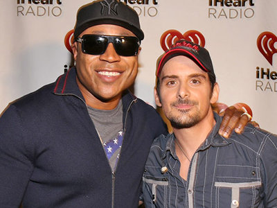 Paisley is the dark-eyed White guy on the right.