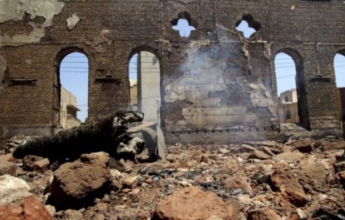 article-2396100-1B56D370000005DC-197_634x422