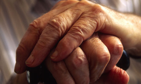 hands-of-elderly-man-hold-006